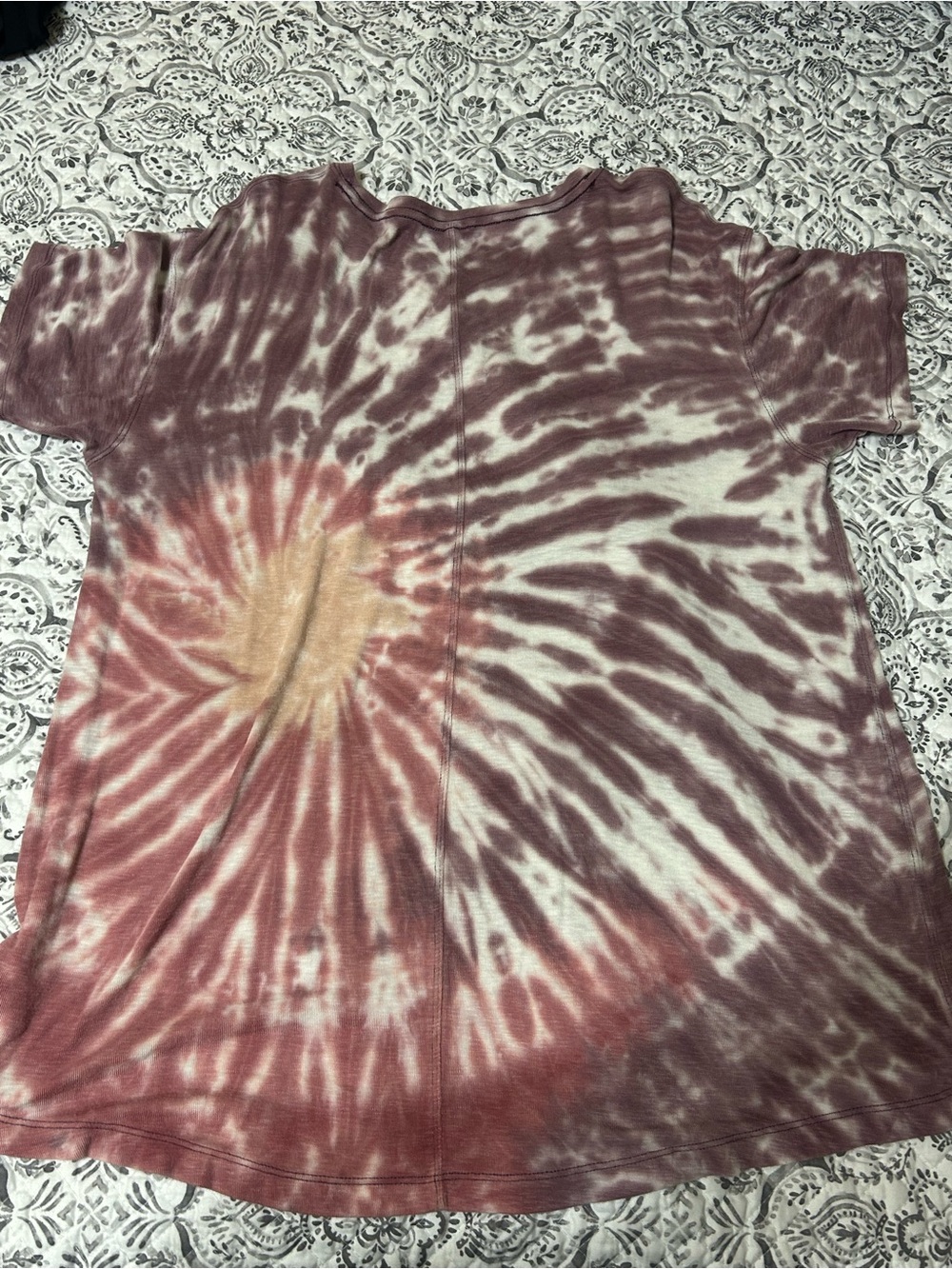 American Eagle Outfitters Mauve and Cream Tie-Dye Tee